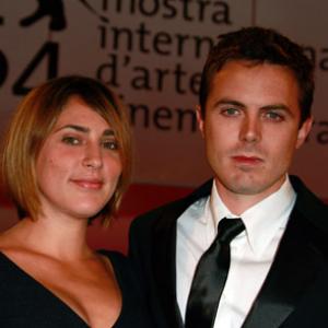 Casey Affleck and Summer Phoenix at event of The Assassination of Jesse James by the Coward Robert Ford 2007