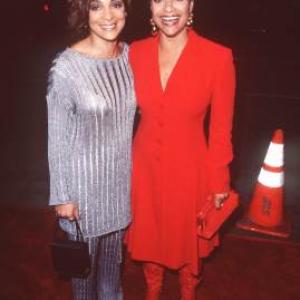 Debbie Allen and Jasmine Guy at event of Beloved 1998
