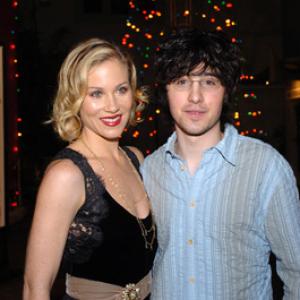 Christina Applegate and Josh Zuckerman at event of Surviving Christmas (2004)
