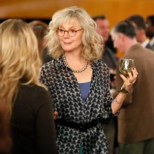 Still of Christina Applegate and Blythe Danner in Up All Night (2011)