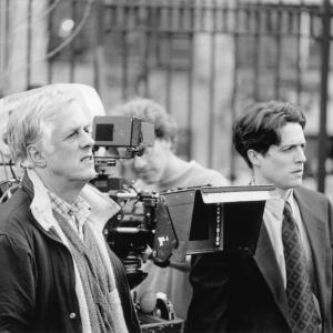 Still of Hugh Grant and Michael Apted in Extreme Measures (1996)