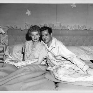 Still of Desi Arnaz and Lucille Ball in I Love Lucy (1951)