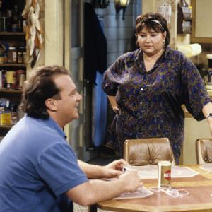 Still of Tom Arnold and Roseanne Barr in Roseanne 1988