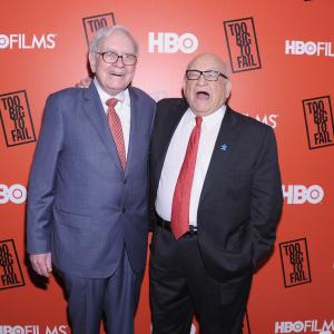 Edward Asner and Warren Buffett at event of Too Big to Fail 2011