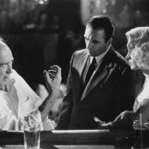 Still of Sean Young, Armand Assante and Carl Reiner in Fatal Instinct (1993)