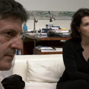 Still of Juliette Binoche and Daniel Auteuil in Caché (2005)
