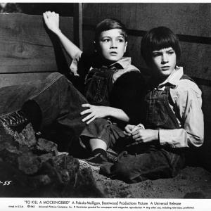 Still of Mary Badham and Phillip Alford in Nezudyk strazdo giesmininko 1962
