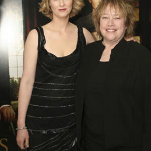 Kathy Bates and Cynthia Nixon at event of Warm Springs (2005)