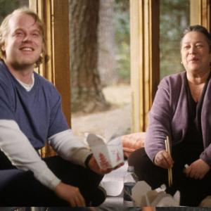 Still of Philip Seymour Hoffman and Kathy Bates in Love Liza (2002)