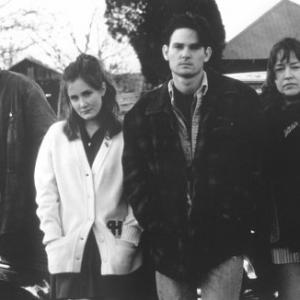 James Woods, Kathy Bates, Henry Thomas and Kristin Fiorella in Curse of the Starving Class (1994)