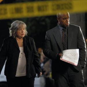 Still of Kathy Bates and Asante Jones in Harry's Law (2011)