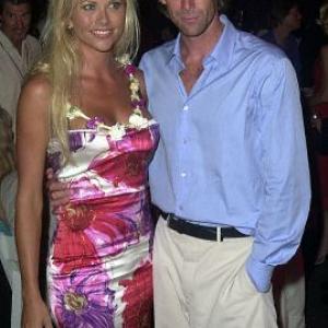 Michael Bay and Lisa Dergan at event of Perl Harboras 2001