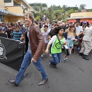 Michael Bay at event of Transformers 2007