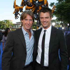 Michael Bay and Josh Duhamel at event of Transformers 2007