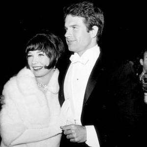Academy Awards 38th Annual Shirley McLaine and Warren Beatty