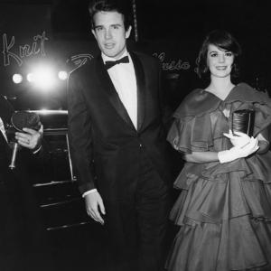 Warren Beatty and Natalie Wood at the premiere of 