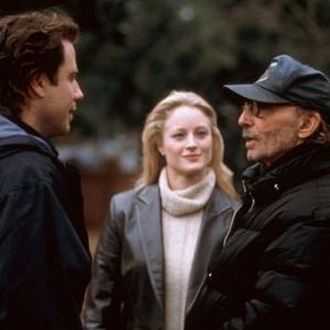 John Travolta, Harold Becker and Teri Polo in Domestic Disturbance (2001)