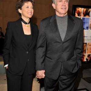 Warren Beatty and Annette Bening at event of Mother and Child 2009