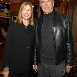 Warren Beatty and Annette Bening at event of Beowulf (2007)