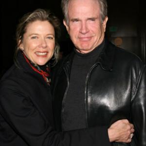 Warren Beatty and Annette Bening at event of For Your Consideration 2006