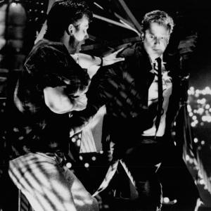 Still of Peter Berg and Michael Murphy in Shocker (1989)