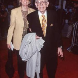 Milton Berle at event of Mickey Blue Eyes 1999