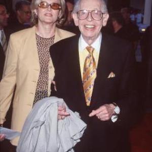 Milton Berle at event of Mickey Blue Eyes 1999