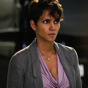 Still of Halle Berry in Extant 2014
