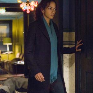 Still of Halle Berry in Perfect Stranger (2007)