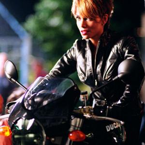 Still of Halle Berry in Catwoman (2004)