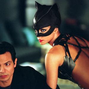 Still of Halle Berry and Benjamin Bratt in Catwoman 2004
