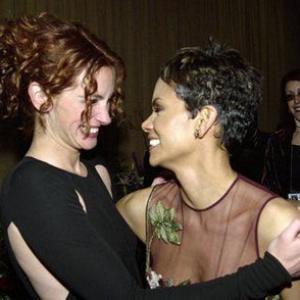 74th Annual Academy Awards 032402 Julia Roberts  Halle Berry at the Govenors Ball