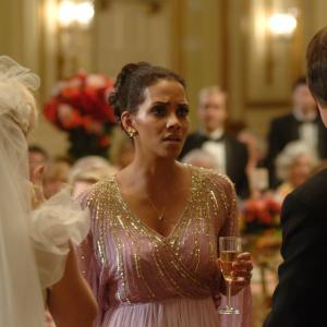 Still of Halle Berry in Frankie amp Alice 2010