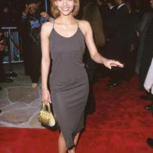 Halle Berry at event of Life 1999