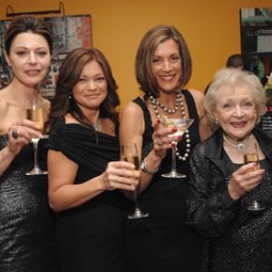 Valerie Bertinelli Jane Leeves Wendie Malick and Betty White at event of Hot in Cleveland 2010