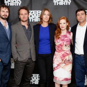 Kathryn Bigelow, Kyle Chandler, Jason Clarke, Jessica Chastain and Mark Boal at event of Taikinys #1 (2012)