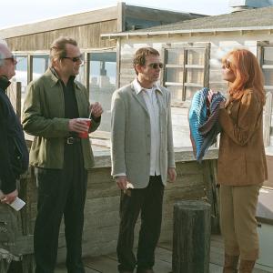Bruce Willis, Billy Bob Thornton, Cate Blanchett and Barry Levinson in Banditai (2001)