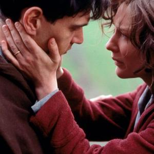 Still of Cate Blanchett and Billy Crudup in Charlotte Gray (2001)