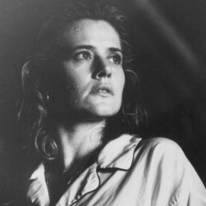 Still of Lorraine Bracco in Medicine Man (1992)