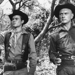 Still of Yul Brynner and Horst Buchholz in The Magnificent Seven 1960