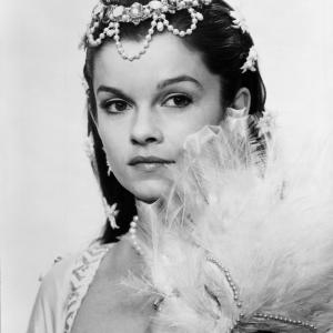 Still of Geneviève Bujold in Anne of the Thousand Days (1969)