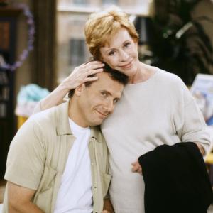 Still of Carol Burnett and Paul Reiser in Mad About You 1992