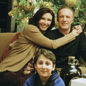 James Caan, Mary Steenburgen and Daniel Tay in Elf (2003)