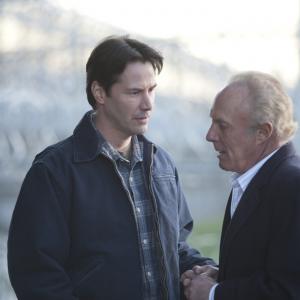 Still of Keanu Reeves and James Caan in Henry's Crime (2010)