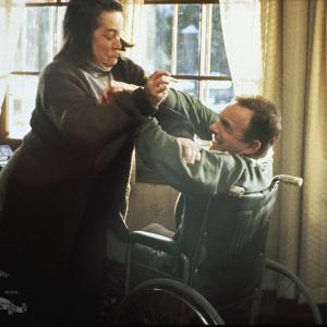 Still of Kathy Bates and James Caan in Misery 1990