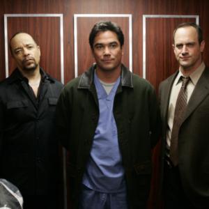 Still of Dean Cain and Christopher Meloni in Law amp Order Special Victims Unit 1999