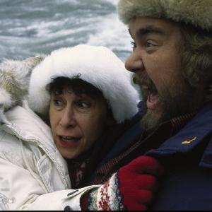 Still of John Candy and Rhea Perlman in Canadian Bacon 1995