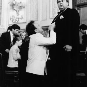 Still of James Belushi and John Candy in Once Upon a Crime 1992