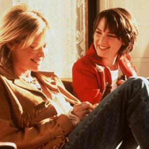 Still of Winona Ryder and Kate Capshaw in How to Make an American Quilt 1995