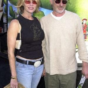 Steven Spielberg and Kate Capshaw at event of Srekas 2001